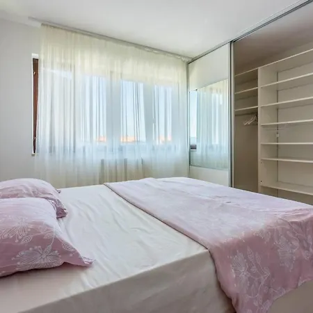 Apartment Ga Lu *